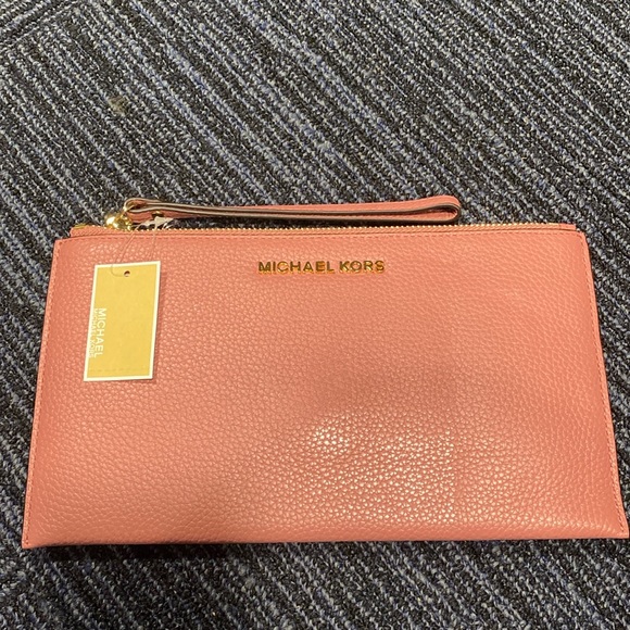 🌸 Luxurious Michael Kors Large Zip Clutch in Rose Leather 🌹 10x6x1in - Picture 1 of 3